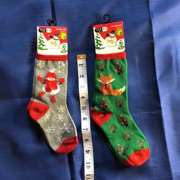 FREE✨ with purchase | Children’s Christmas/Winter Socks | sizes 11-2 & 5-10 - Picture 3 of 4